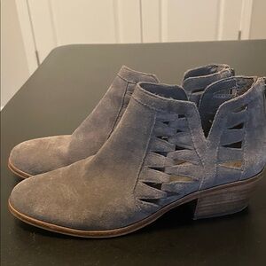 Vince Camuto Peera Cutout Gray Suede Ankle Boots